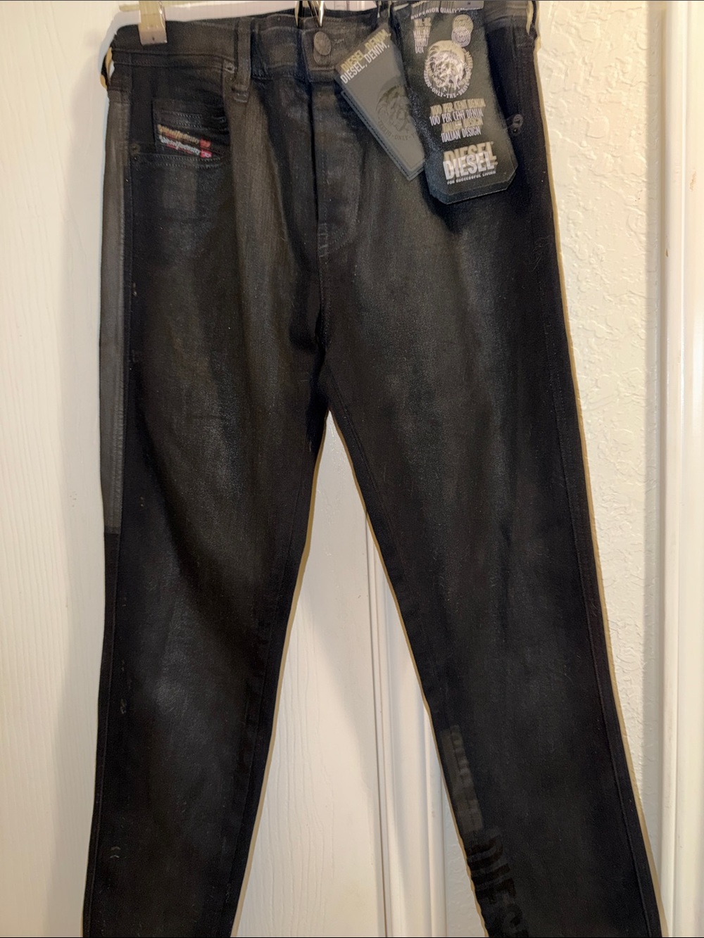 Diesel Women’s Skinny Jeans in Black with Subtle Multicolor Stitch